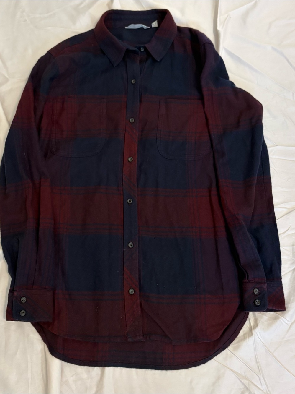 Athleta women’s S Flannel Plaid Burgundy/Navy Long Sleeve Button-Up Shirt